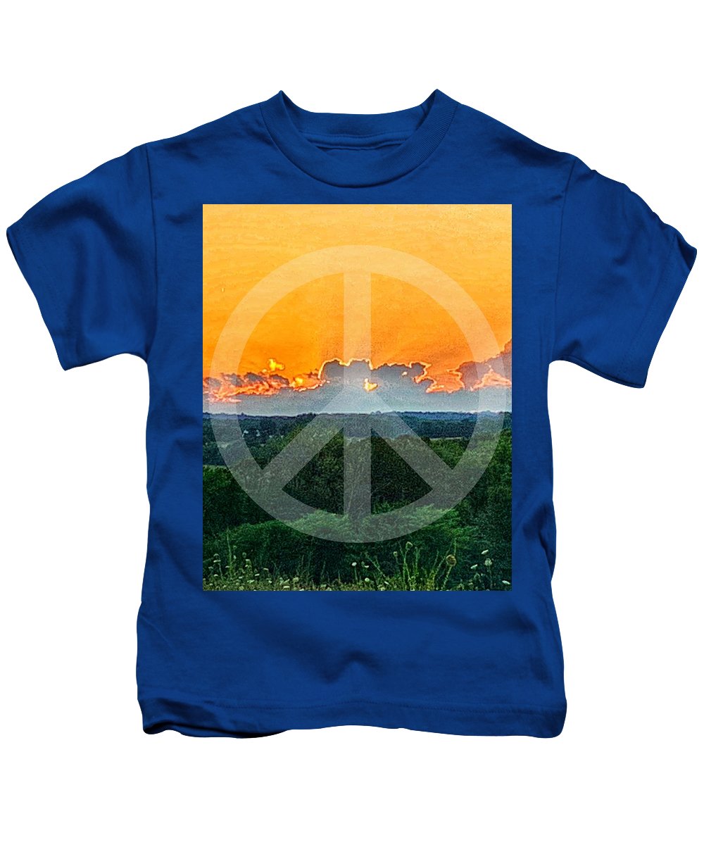 Peace on Earth  - Kids T-Shirt