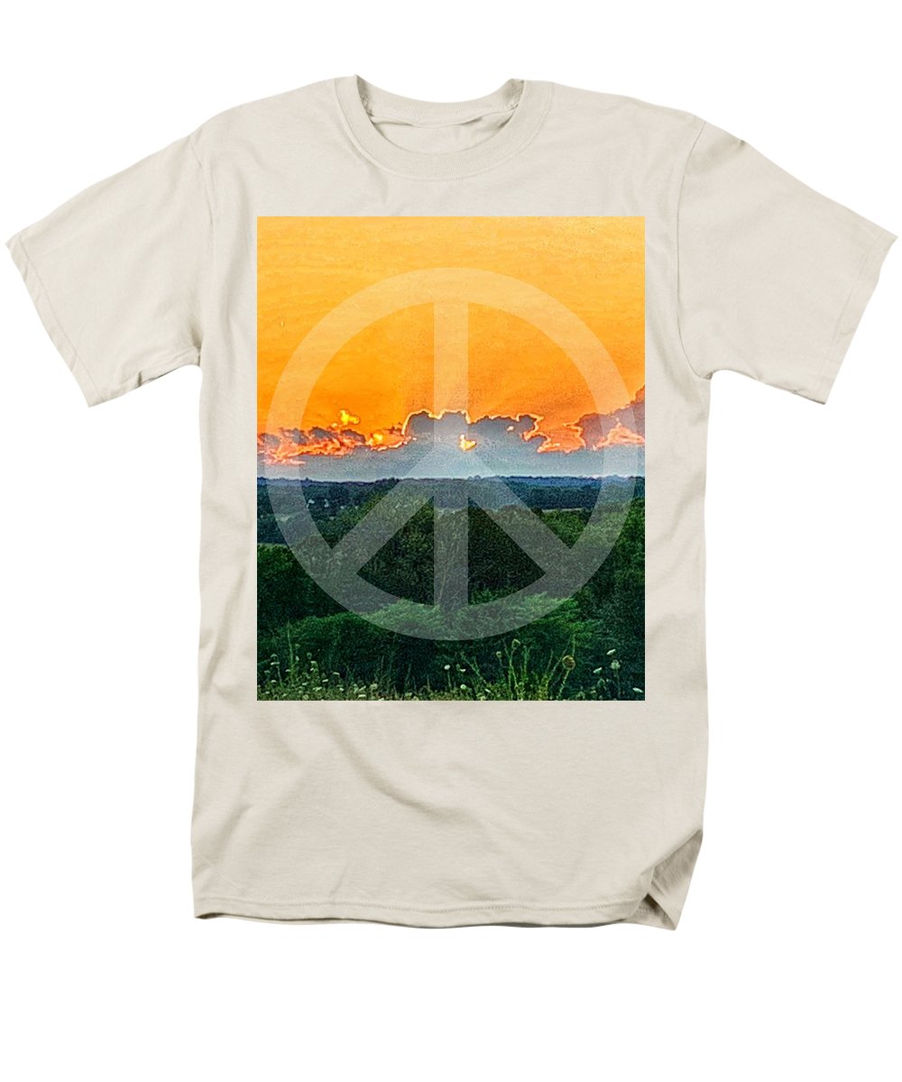 Peace on Earth  - Men's T-Shirt  (Regular Fit)