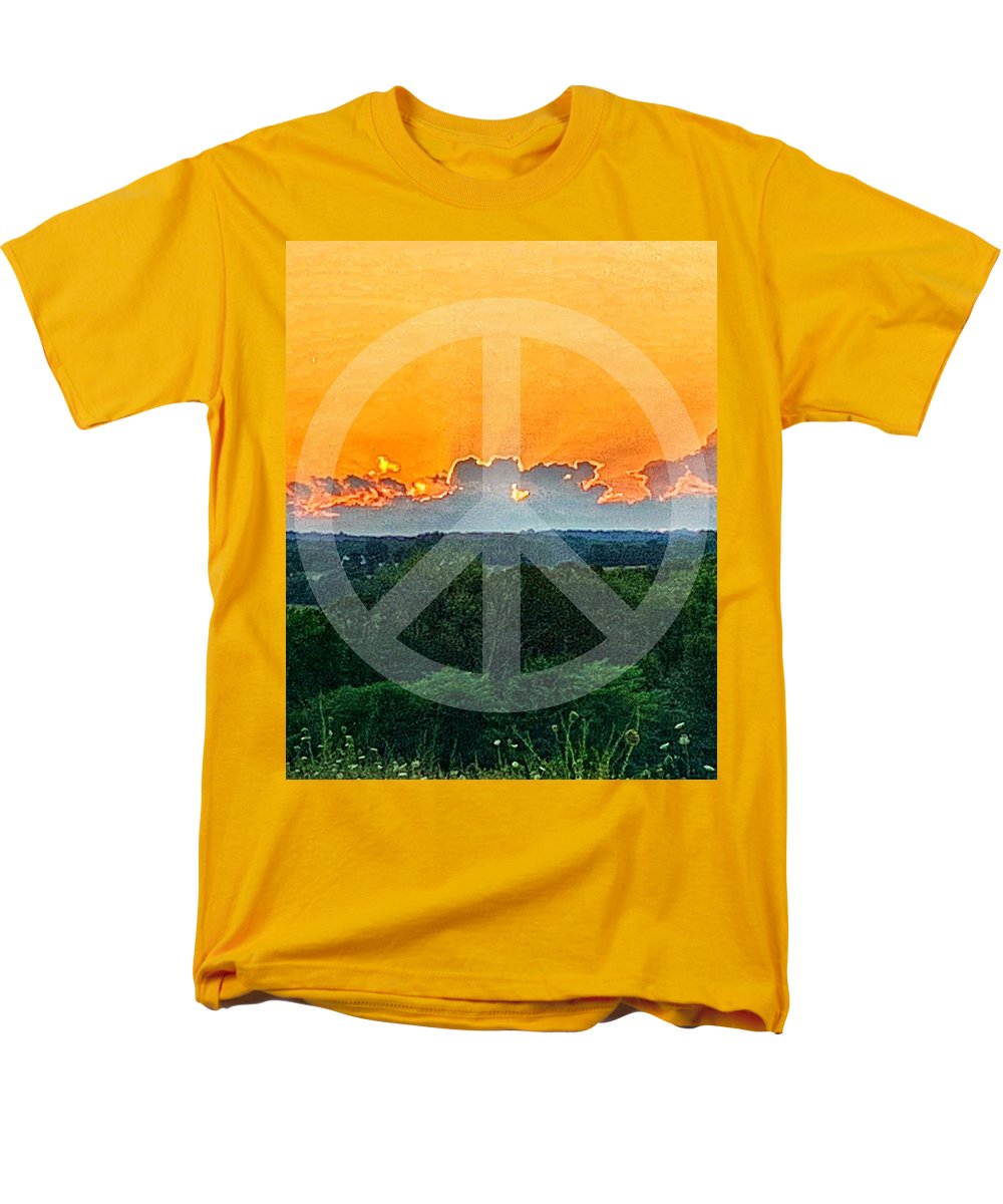 Peace on Earth  - Men's T-Shirt  (Regular Fit)