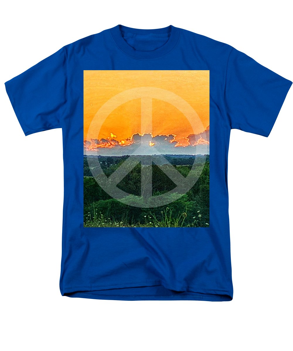 Peace on Earth  - Men's T-Shirt  (Regular Fit)