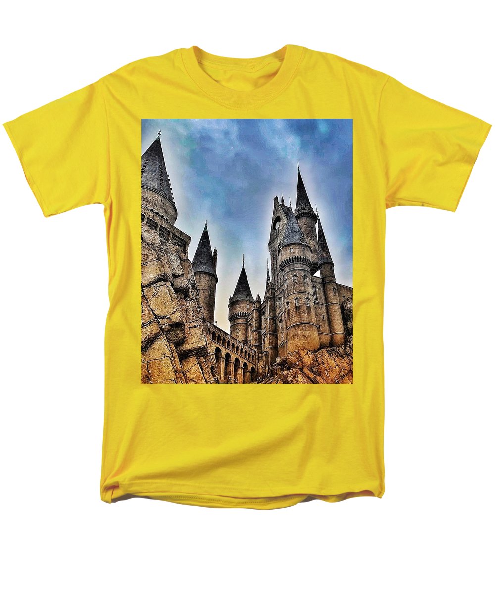 School of Witchcraft and Wizardry - Men's T-Shirt  (Regular Fit)