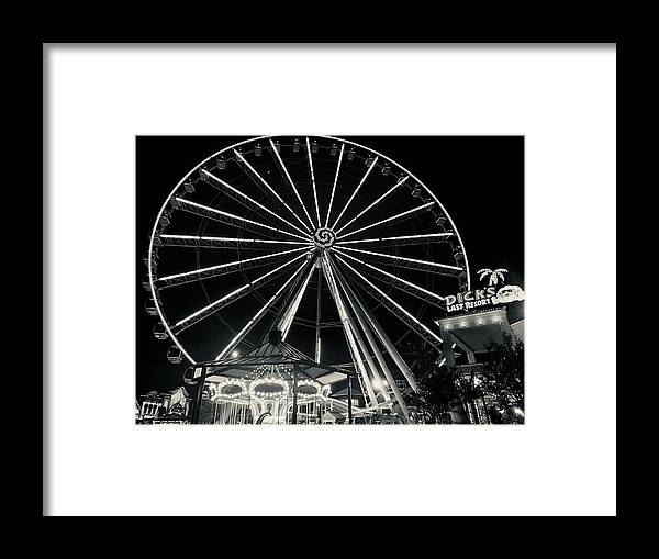 The Island Wheel - Framed Print