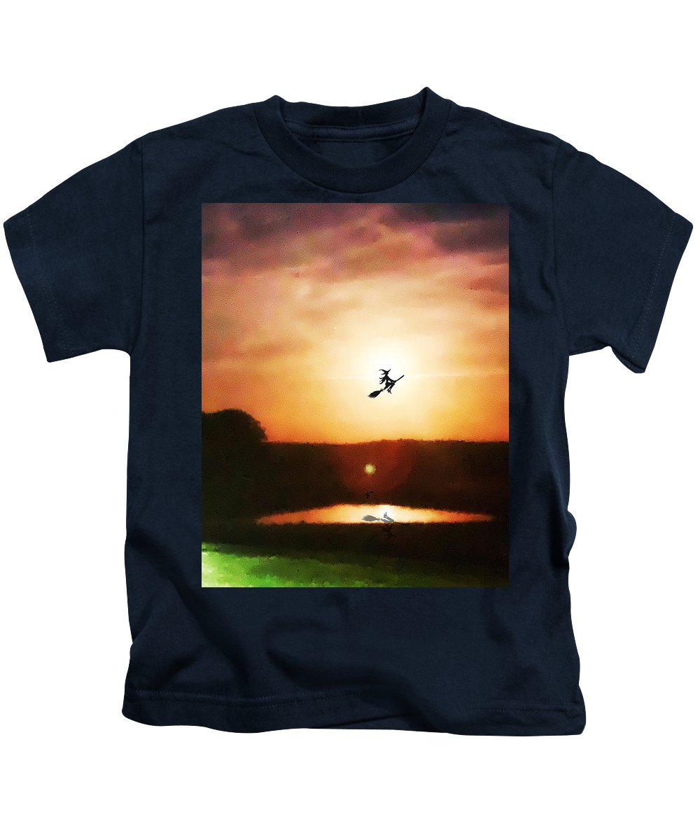 Traveling By Moonlight - Kids T-Shirt